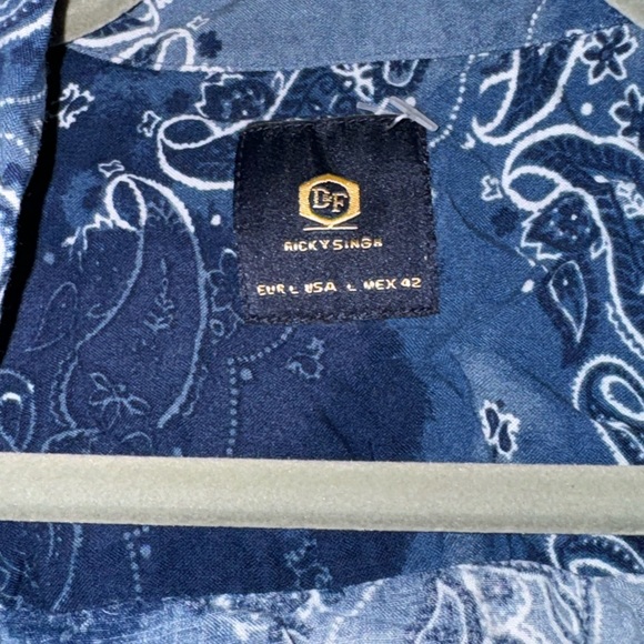 Patterned Open Tee - Picture 3 of 3